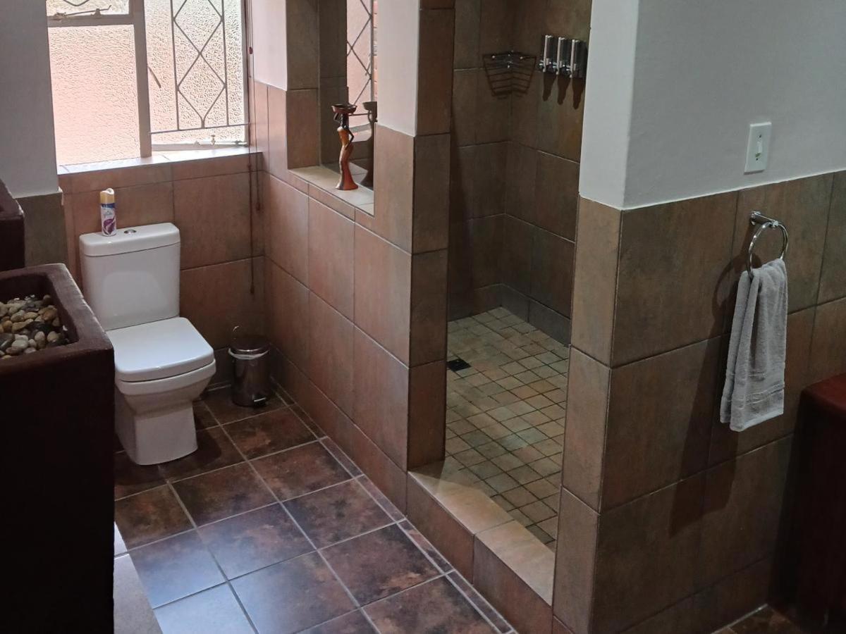 Blue Sky Manor Hotel Roodepoort Ruang foto